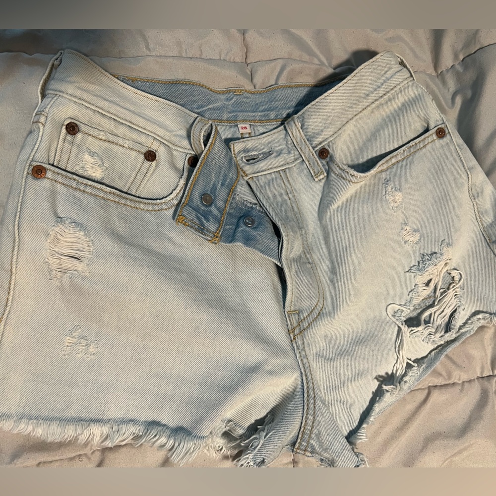 Levi shorts size 28!